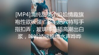 【猎奇资源】可爱的女友给男友爸爸消火 户外车边跪舔裹屌深喉口爆射嘴里 自己在旁边录像看着傻笑